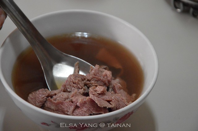 [食記] 台南。康樂街牛肉湯 @ELSA菲常好攝