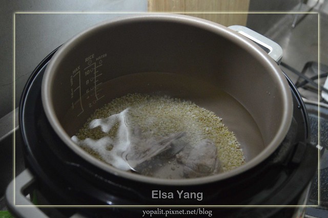 [食譜] 料理。排骨糙米稀飯做法|飛利浦智慧萬用鍋|懷孕吃什麼|糙米不需泡水|料理步驟 @ELSA菲常好攝
