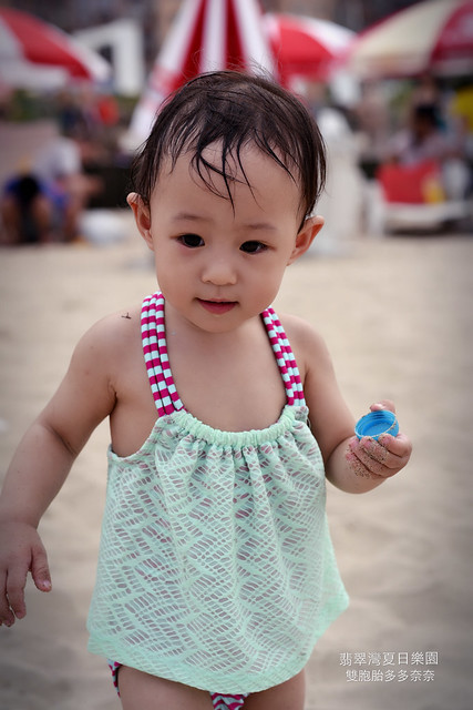 [1y6m] 夏天。第一次到海邊，第一次游泳&#8211;寶寶到海邊泳池必帶物品清單 @ELSA菲常好攝