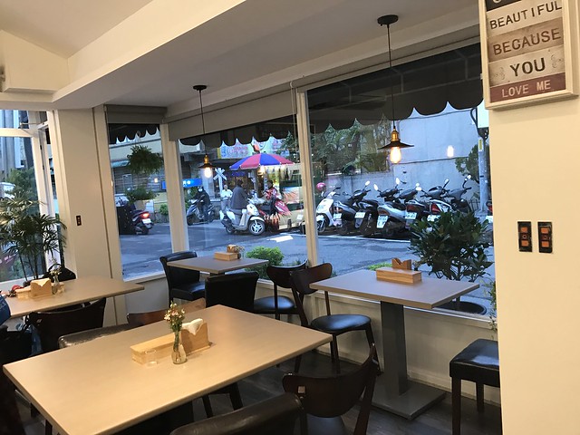 [美食] 淡水捷運站蔬漫餐廳蔬食素食專賣。下午茶咖啡店義大利麵|英專路巷子 @ELSA菲常好攝