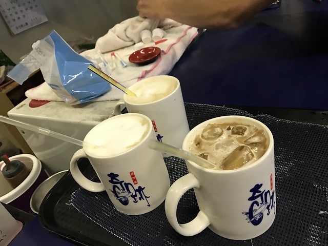 [美食] 桃園看飛機的好地方-奇跡咖啡（完整拍到飛機起降）桃園機場第三航廈 @ELSA菲常好攝