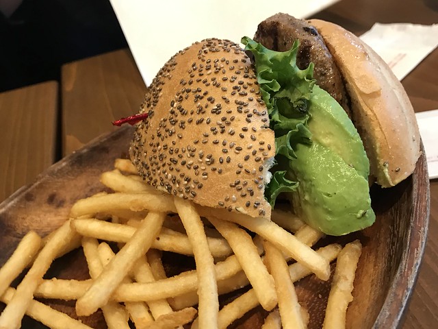 [美食] 林口。三井OUTLET夏威夷kuaaina漢堡鬆餅 (照片) @ELSA菲常好攝