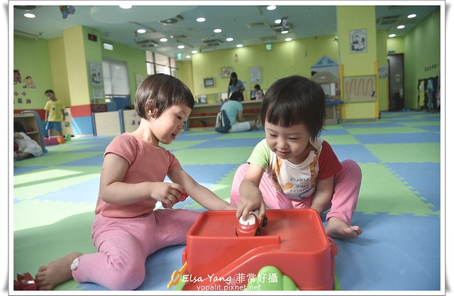 [親子育兒] 台北市。南港親子館|松山車站附近的免費溜小孩 @ELSA菲常好攝