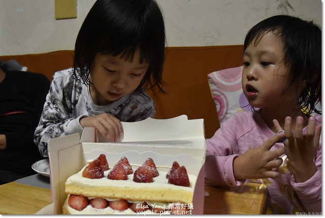 [團購美食] 士林宣原蛋糕-草莓蛋糕｜半年前預約才吃的到的冬季限定雙層草莓蛋糕價格 宣緣蛋糕專賣店 @ELSA菲常好攝
