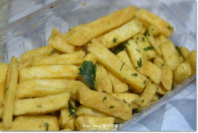 [開箱] 新加坡鹹蛋魚皮 鹹蛋薯條 | 到新加坡或香港都會採購的酥脆魚皮洋芋片薯條零食 @ELSA菲常好攝