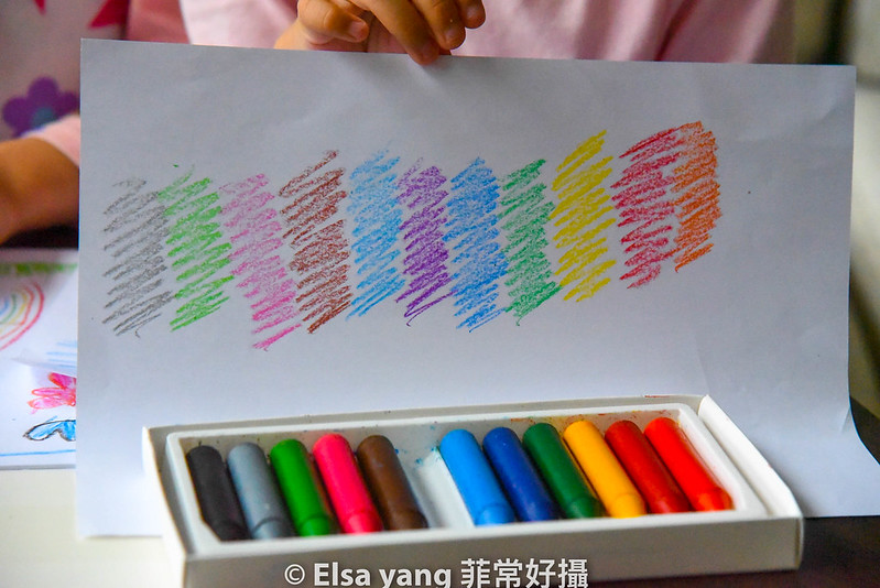 [兒童好物分享] Kidzcrayon大豆無毒蠟筆、童趣創意繪圖壁貼、玻璃蠟筆水洗蠟筆｜MIT台灣製在家盡情塗鴉畫圖必備自用送禮2-6歲 @ELSA菲常好攝
