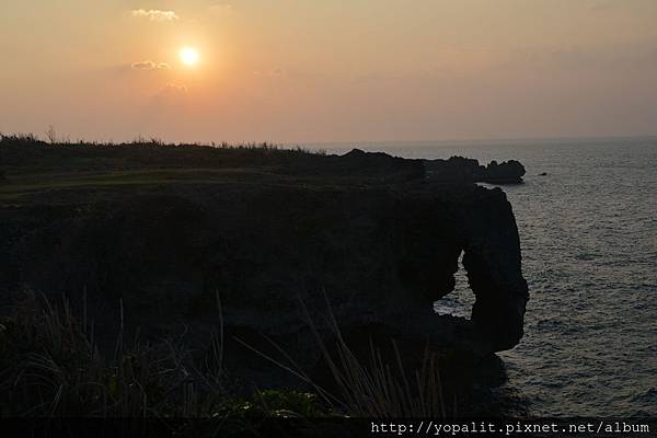 [遊記] 沖繩。萬座毛夕陽|交通|景點|路線（附近美食）沖繩料理 @ELSA菲常好攝