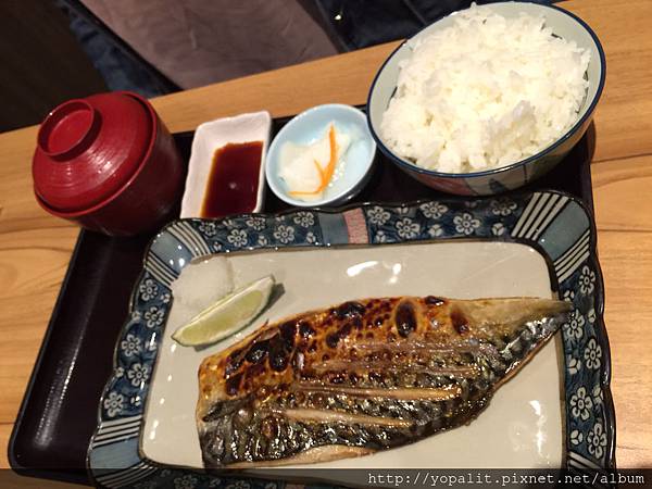 [美食] 和食上都。淡水家樂福餐廳|菜單|價格|日式套餐|大阪燒|壽喜燒 @ELSA菲常好攝