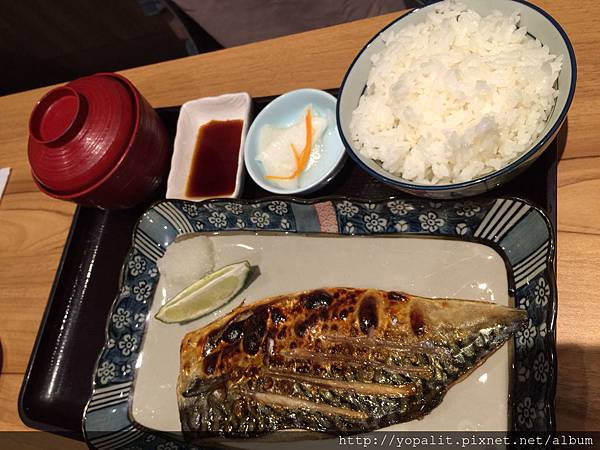 [美食] 和食上都。淡水家樂福餐廳|菜單|價格|日式套餐|大阪燒|壽喜燒 @ELSA菲常好攝